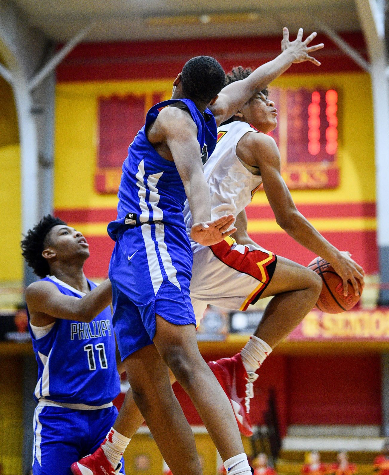 112919-mda-spt-rocky-hoops-060a.jpg